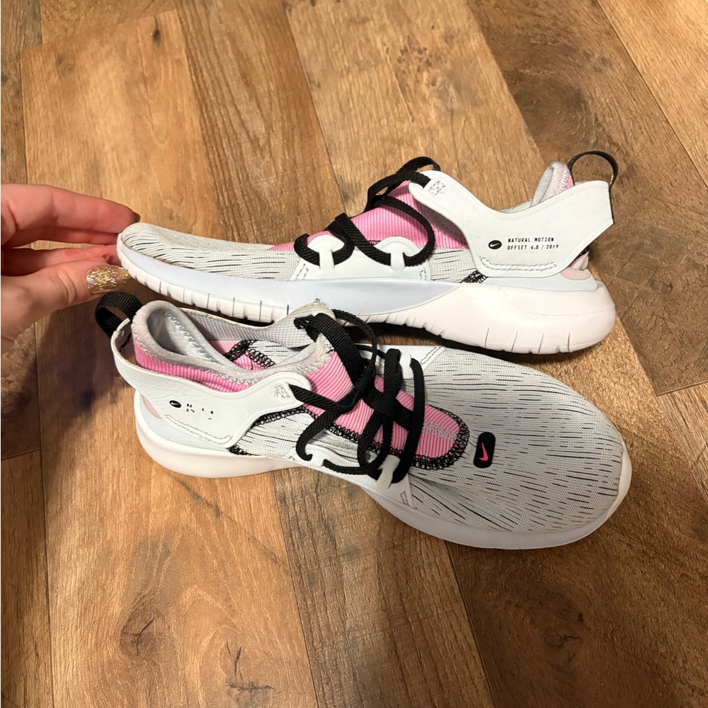 Running Flex Nike-White and Pink Athletic Sneakers